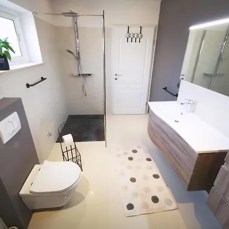 Appartement In Mit Terrasse